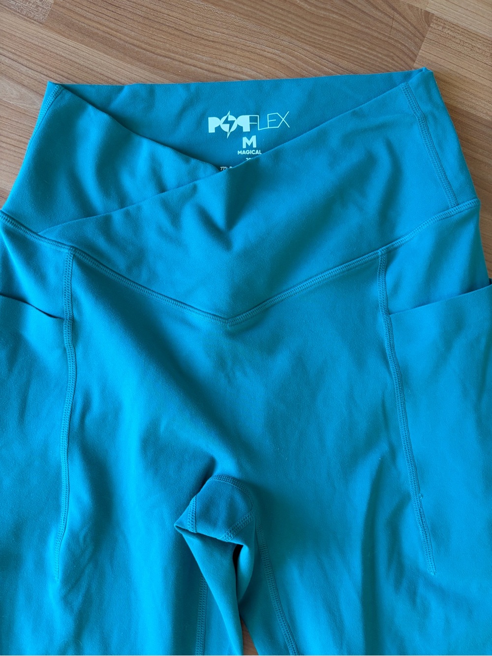 POPFLEX Crisscross Hourglass® Flared Legging with Pockets - Emerald - Picture 10 of 12
